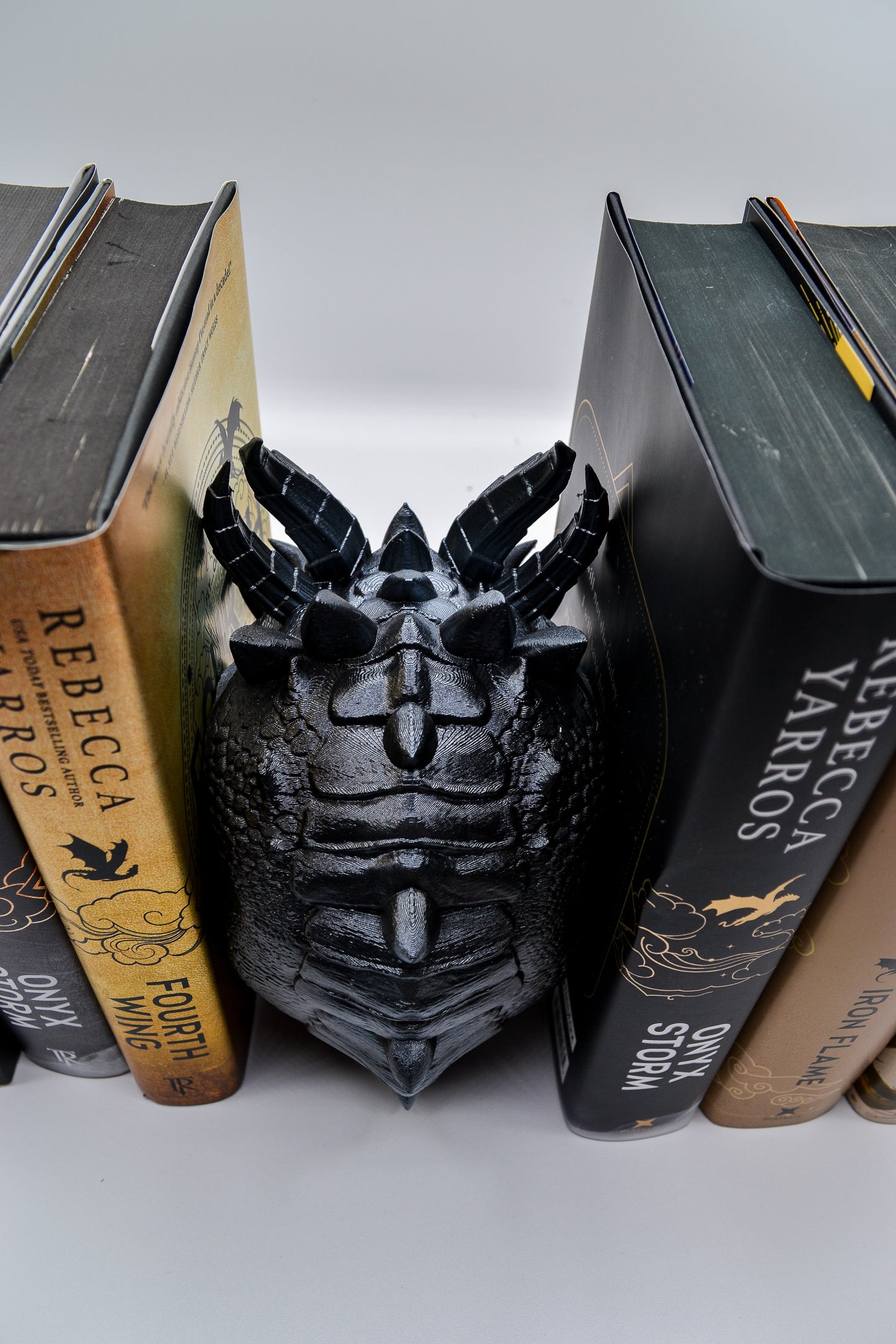 Hand-Painted 3D Printed Dragon Bookends – Majestic Fantasy Display for Your Shelf