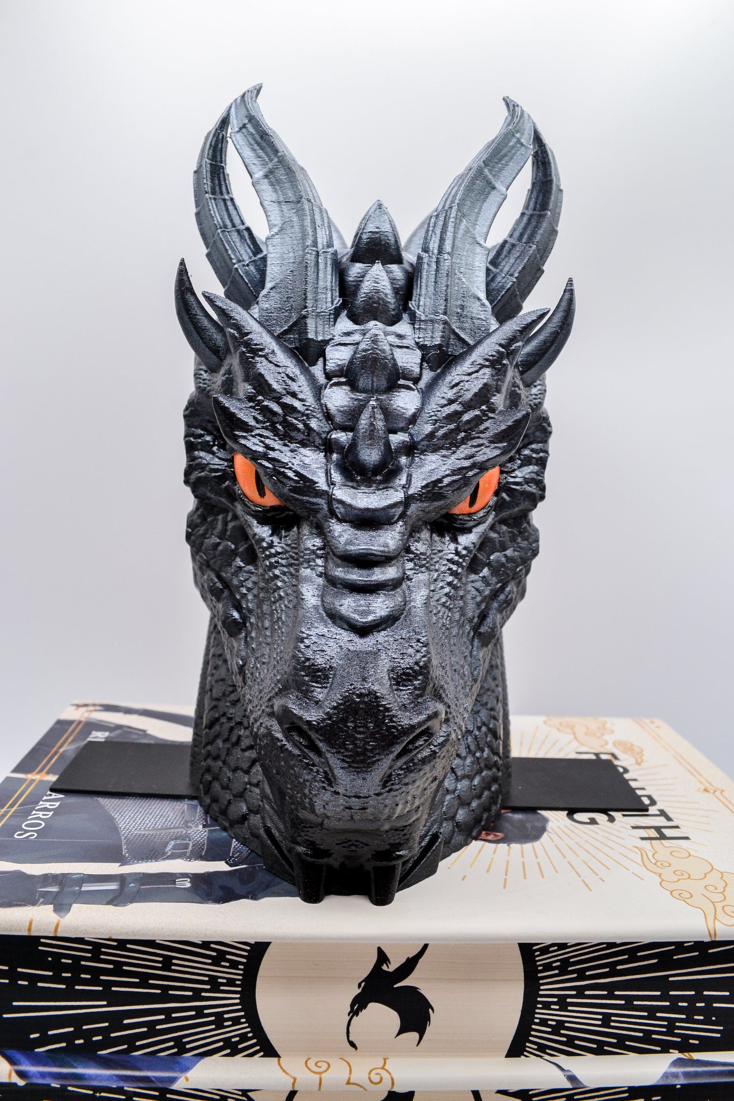 Hand-Painted 3D Printed Dragon Bookends – Majestic Fantasy Display for Your Shelf