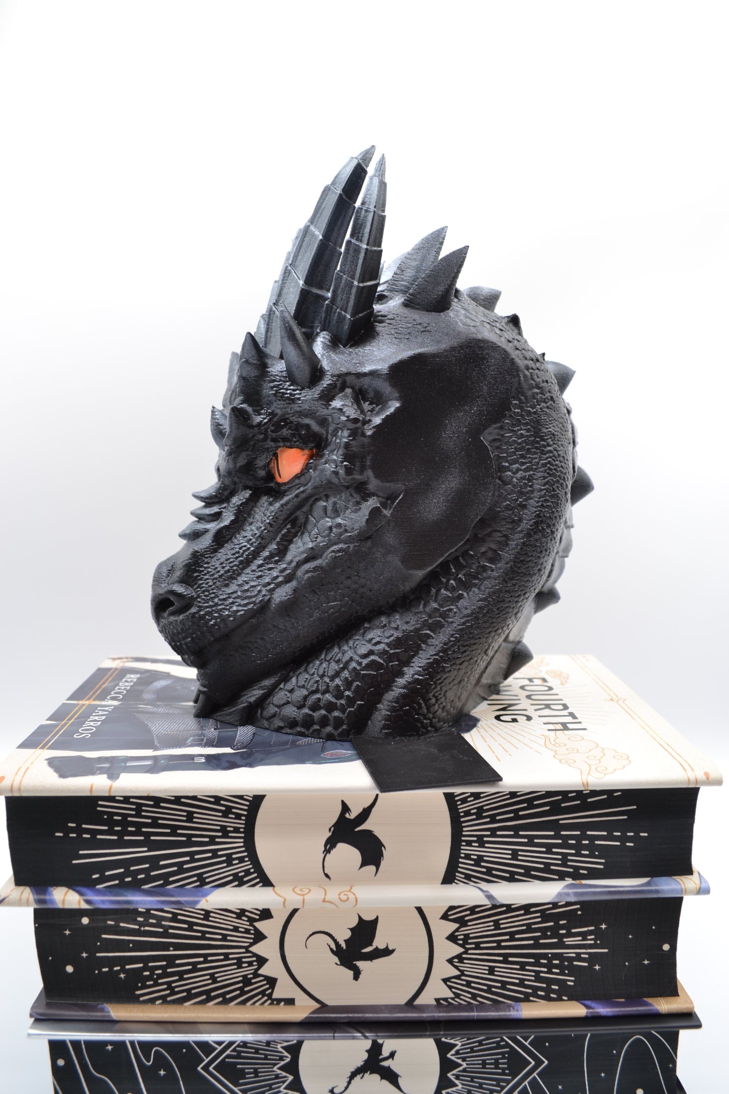 Hand-Painted 3D Printed Dragon Bookends – Majestic Fantasy Display for Your Shelf